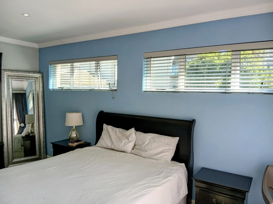 5 Bedroom Property for Sale in Beacon Bay Eastern Cape